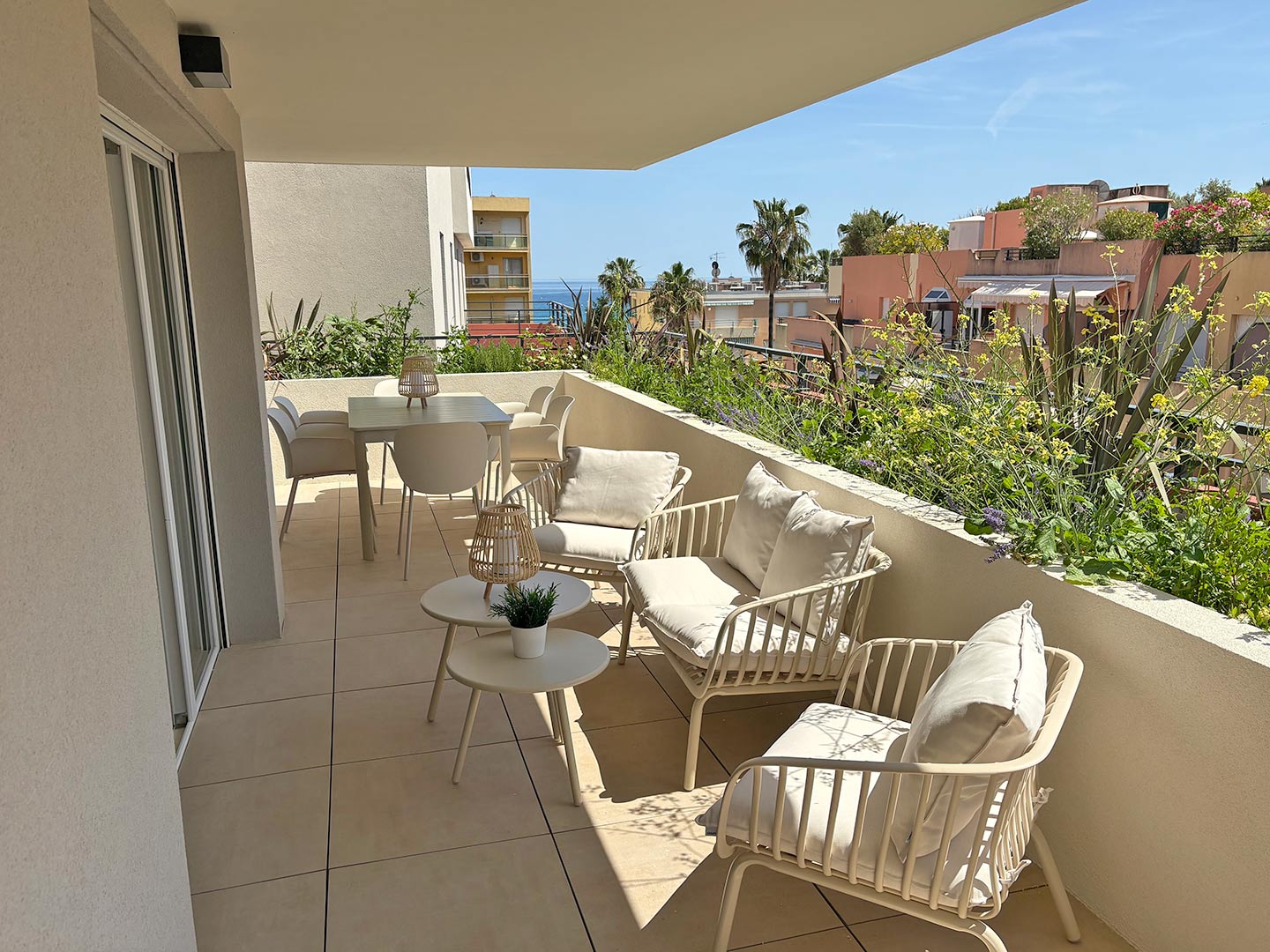 Les Orchidées – A Stunning new 2-bedroom apartment with a sea view and a large terrace