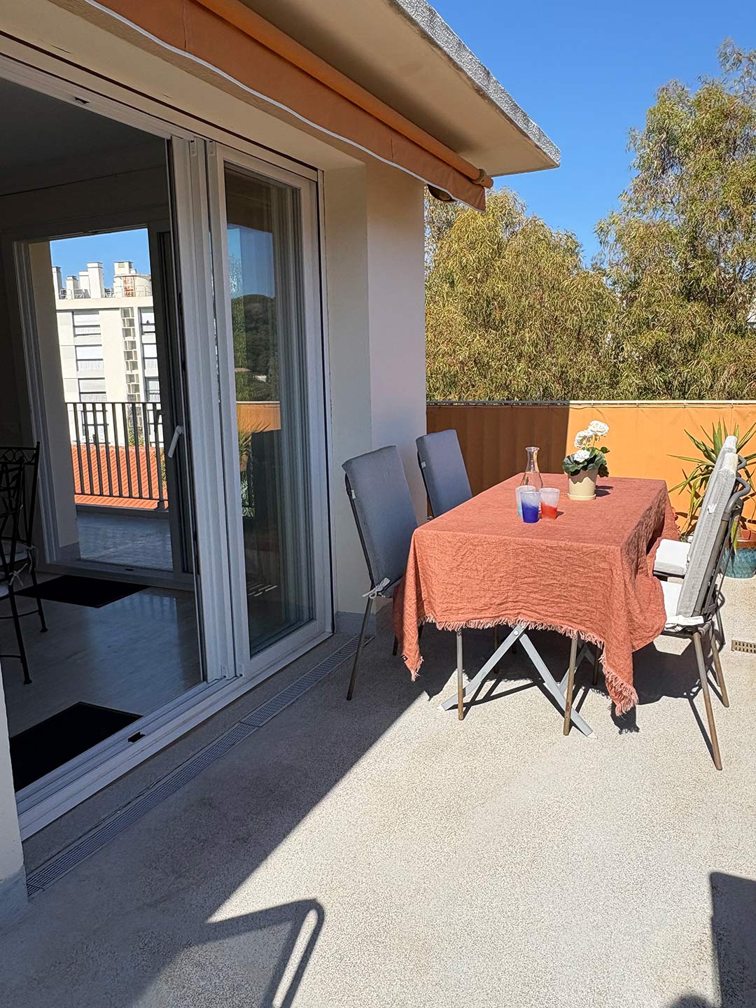 La Petite Fantaisie - Balcony Dining 2
