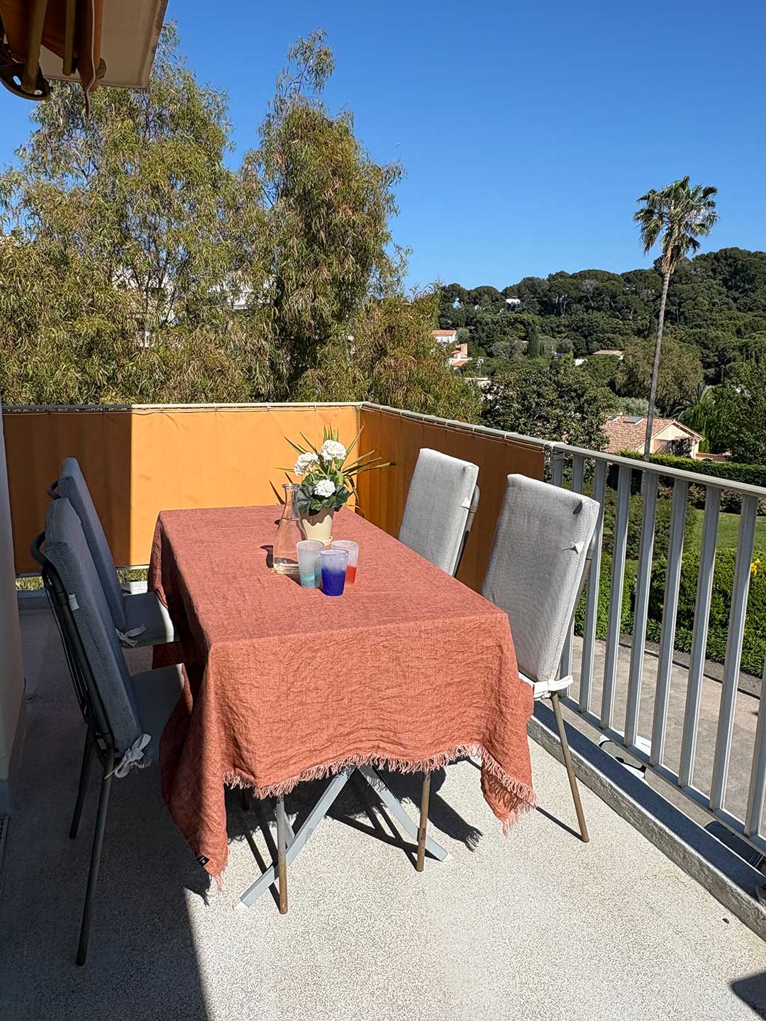 La Petite Fantaisie - Balcony Dining