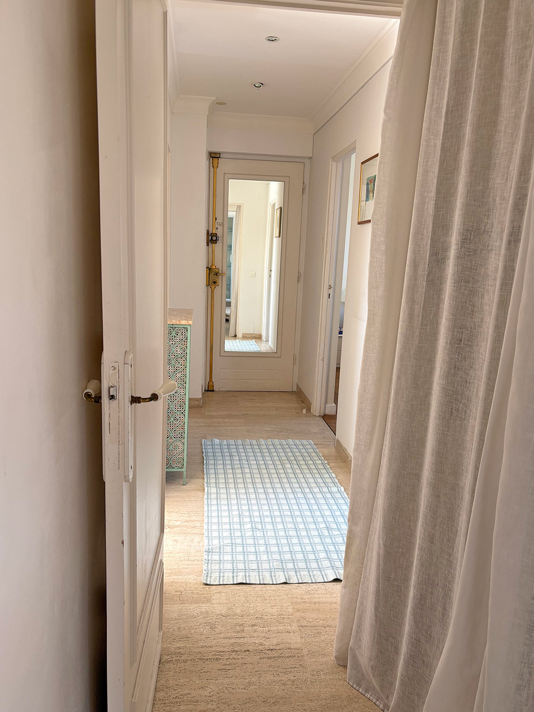 La Petite Fantaisie - Hallway 2