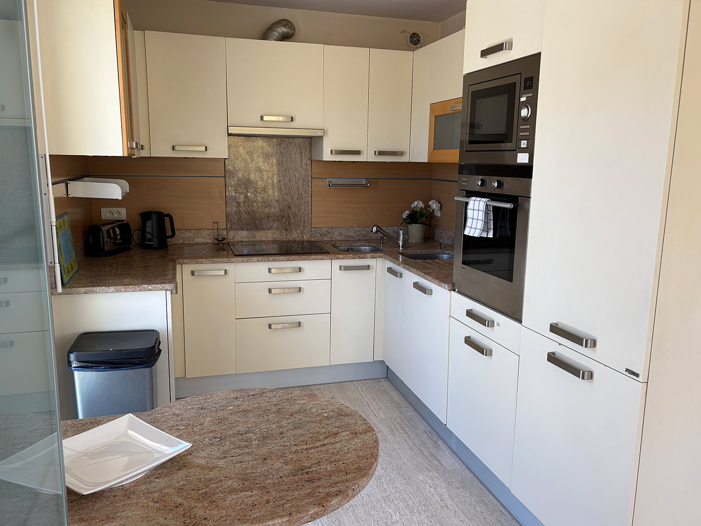 La Petite Fantaisie - Kitchen 2