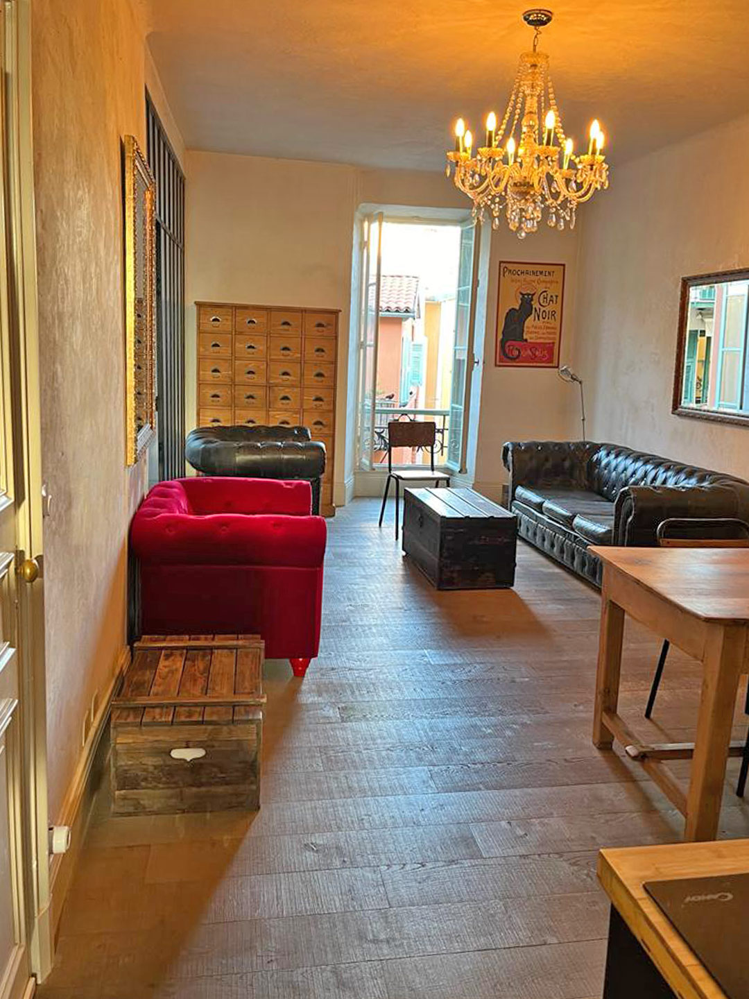 La Petite Ruelle - Living Room 6