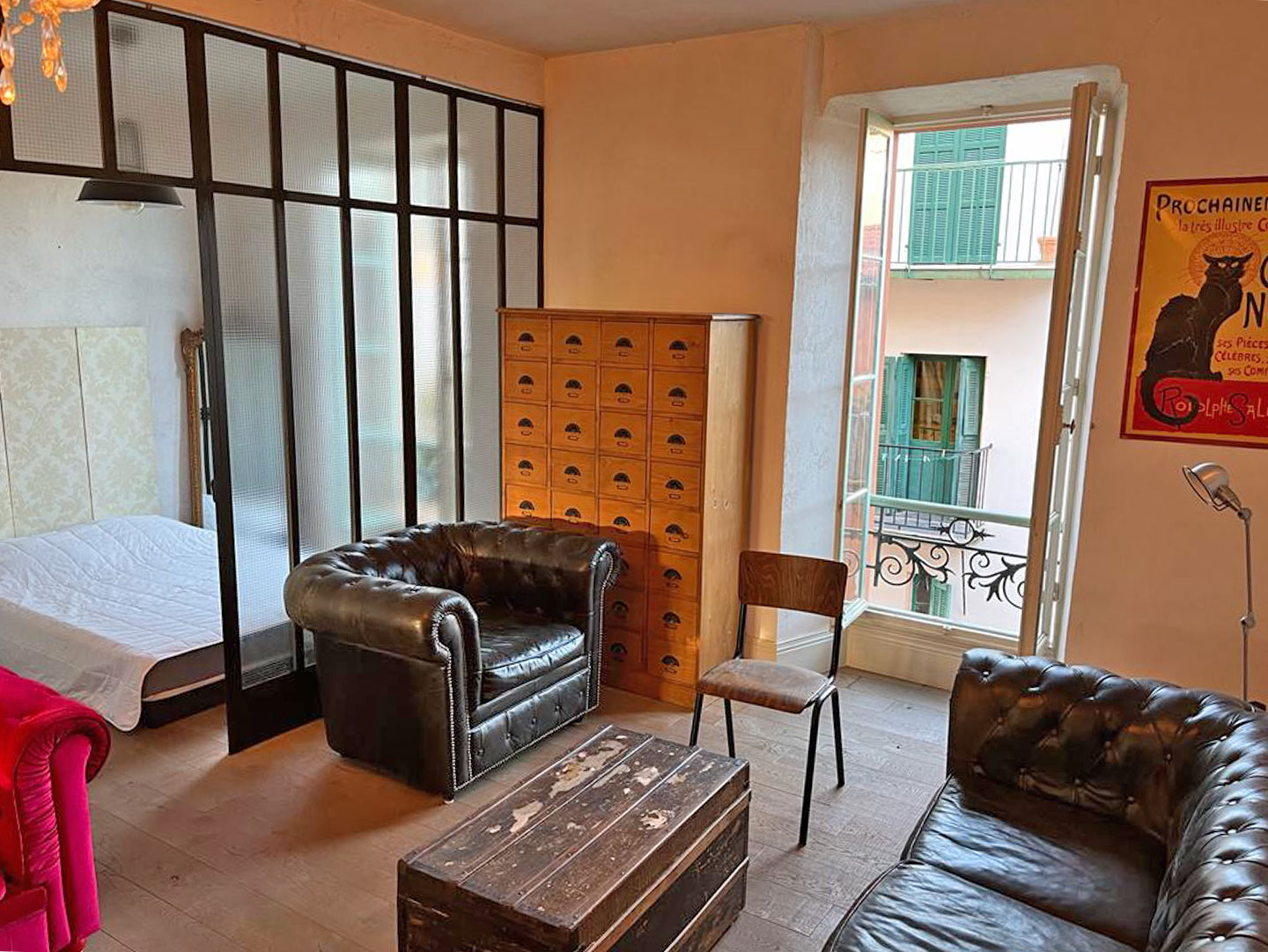 La Petite Ruelle - Living Room 8