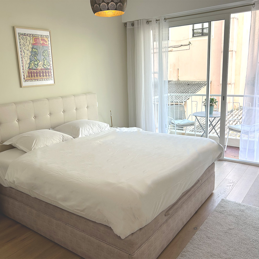 Le Neptune - Bedroom 1 Featured
