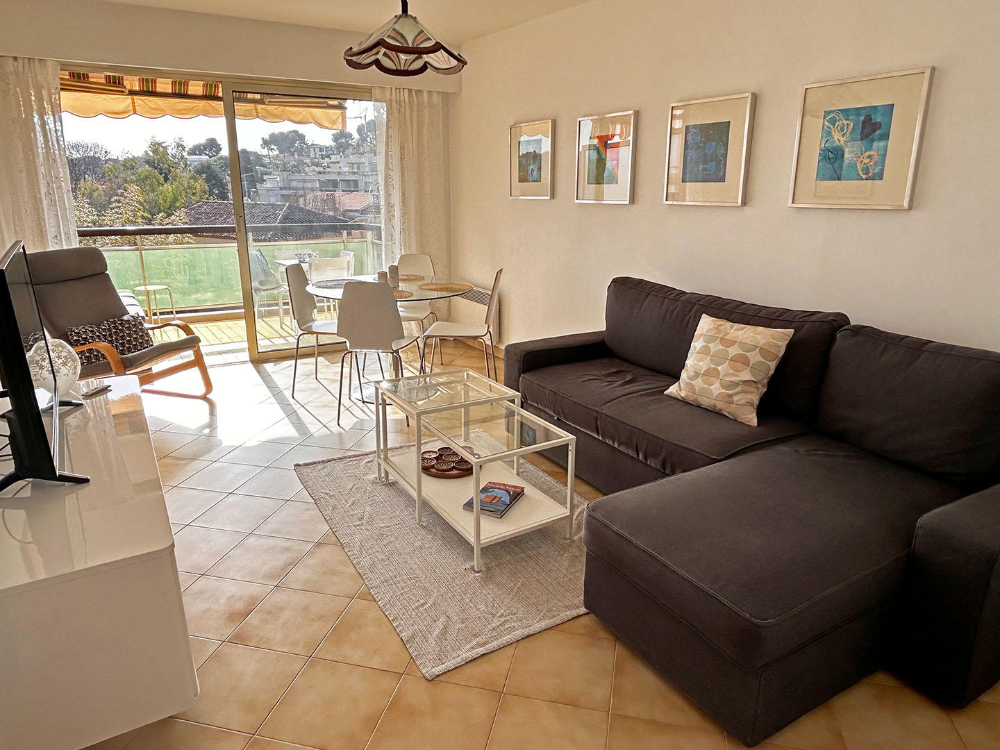Les Camelias - Livingroom 1