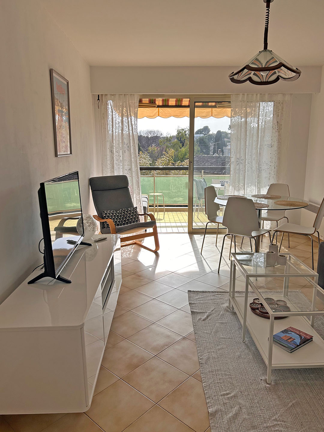 Les Camelias - Livingroom 6