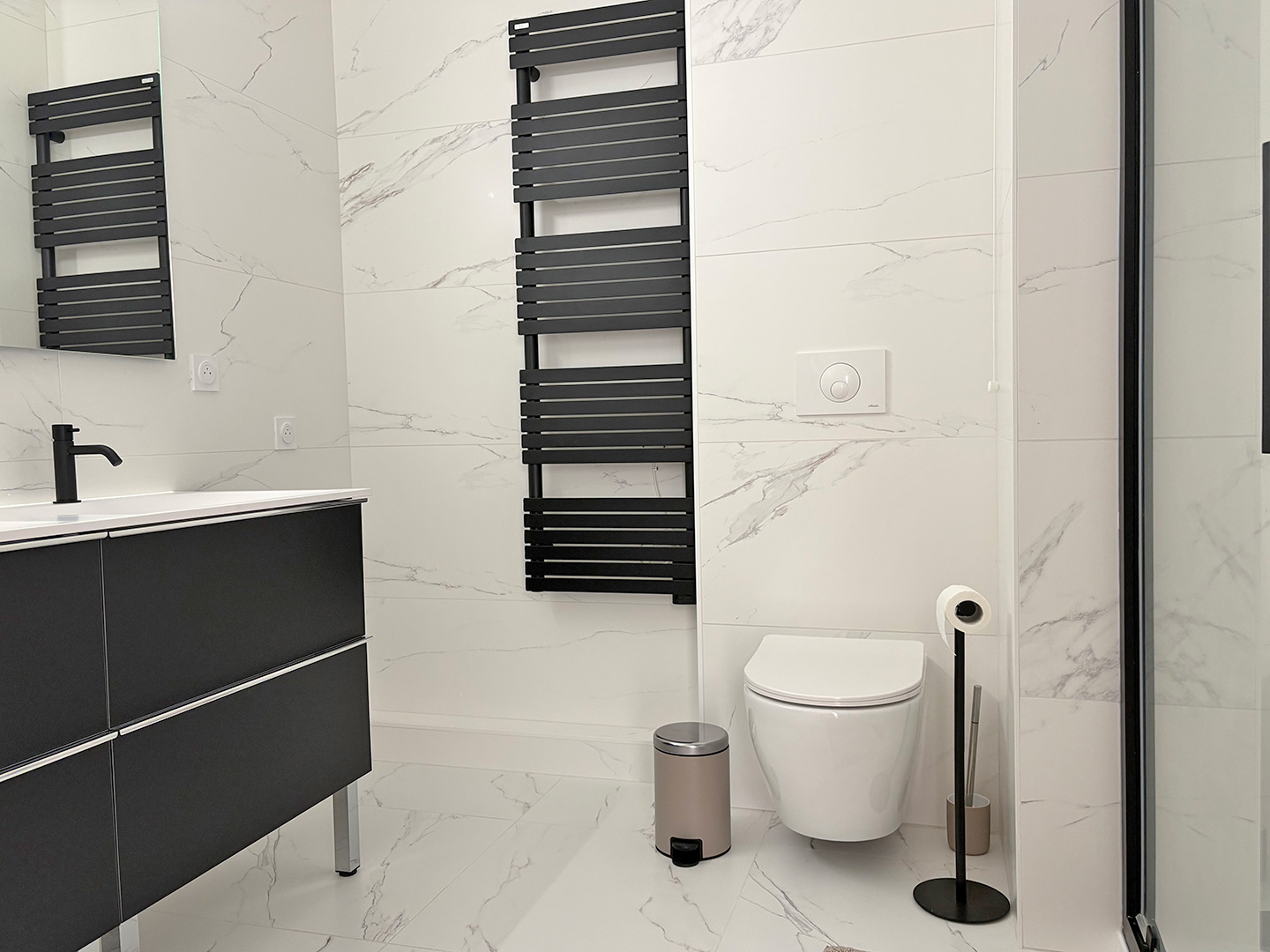 Les Orchidées - Bathroom