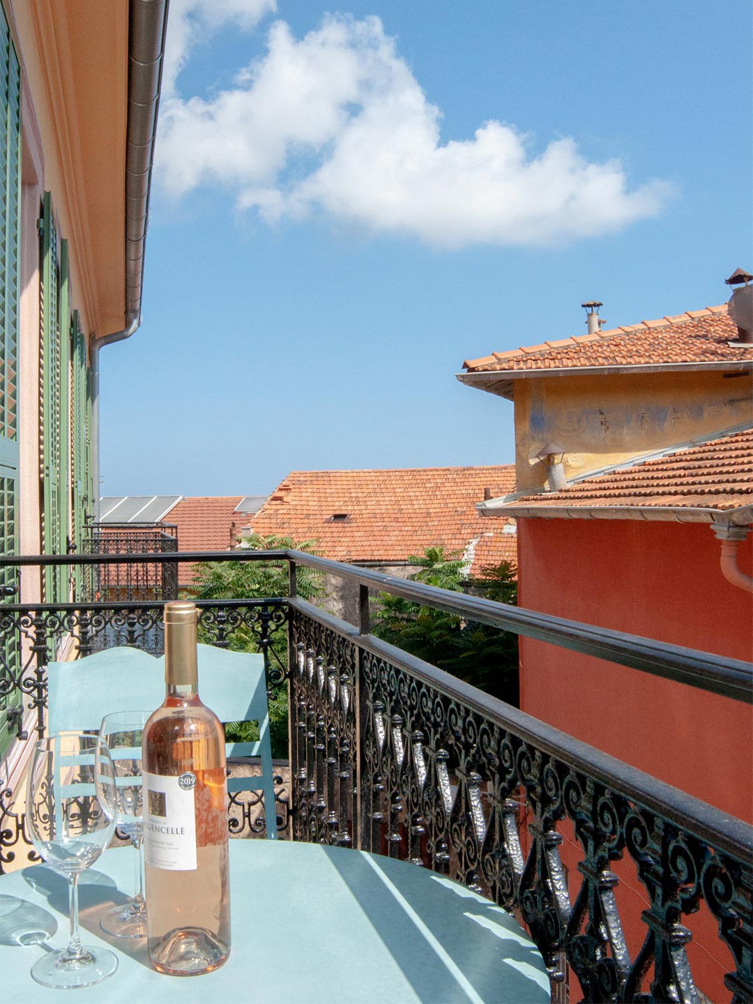 Les Trois Balcons - Balcony