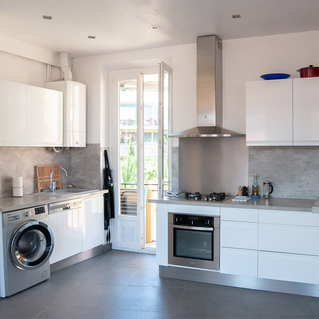 Les Trois Balcons - Featured 4