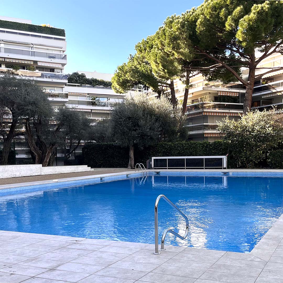 Mas de Tanit – Nice 2-bedroom apartment. Large terrace, pool & parking