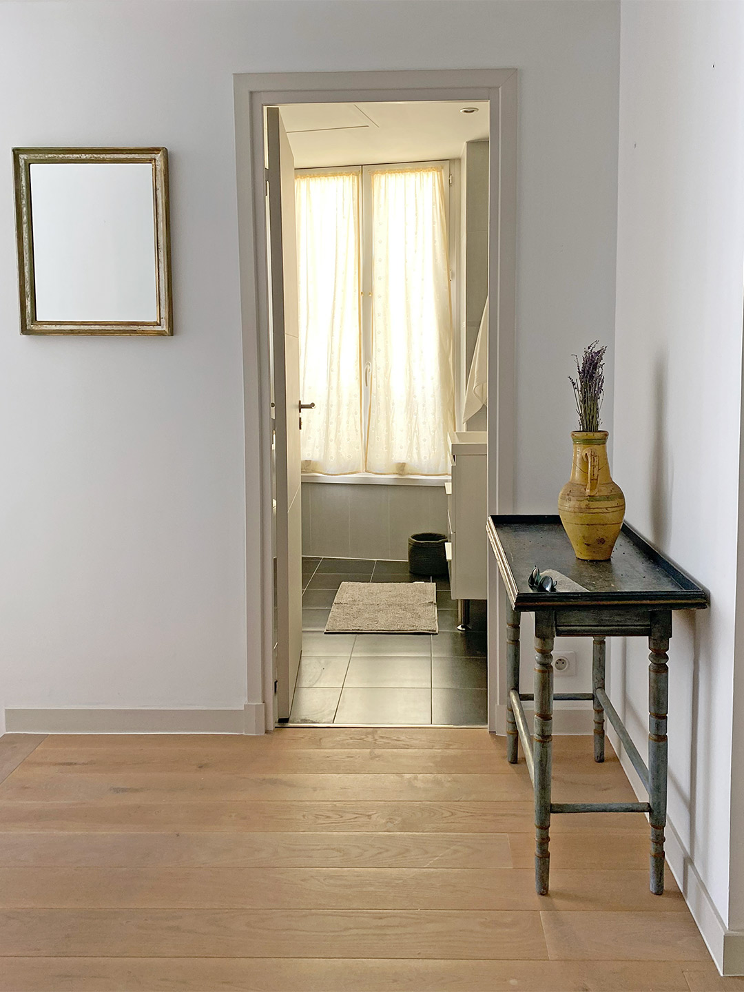 Rue Masséna - Hallway 2