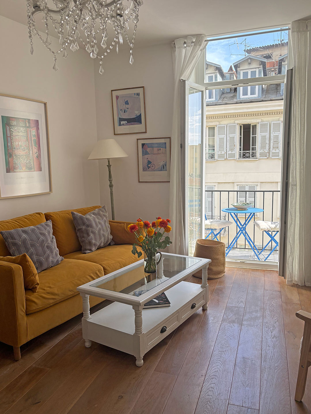 Rue Masséna - Living Room 1