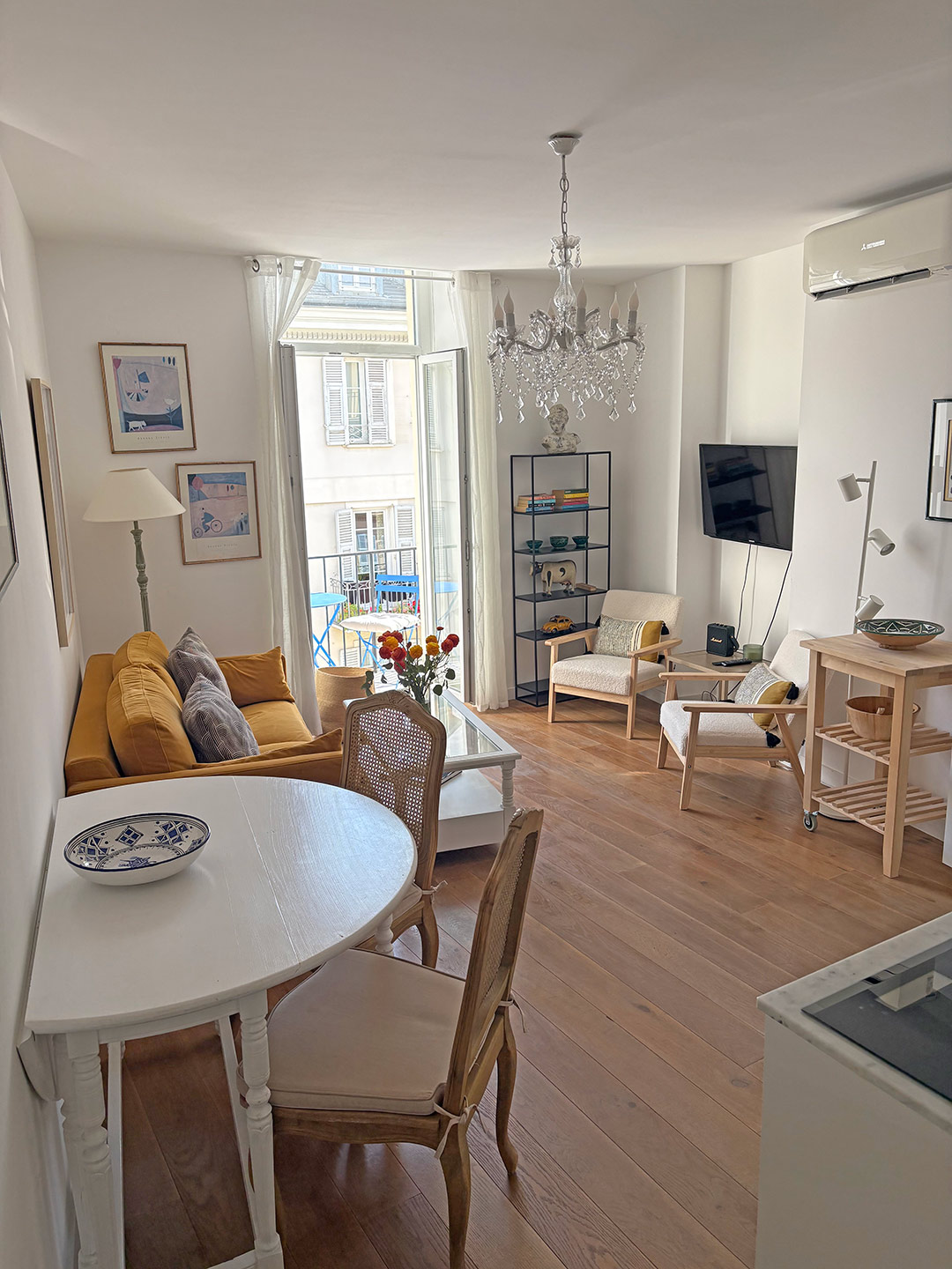 Rue Masséna - Living Room Open