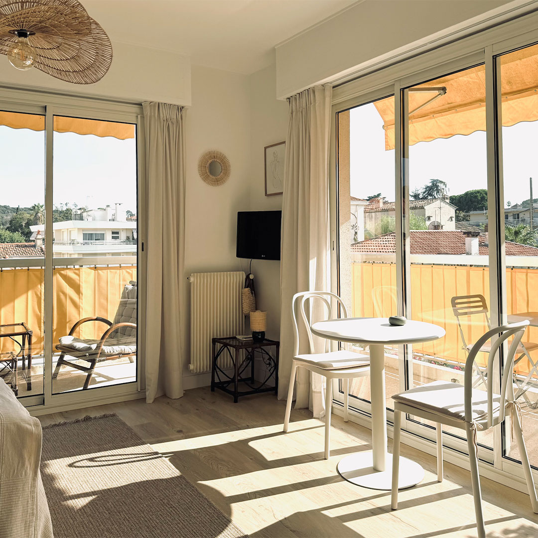 Studio Salis – Modern seaside studio with balcony